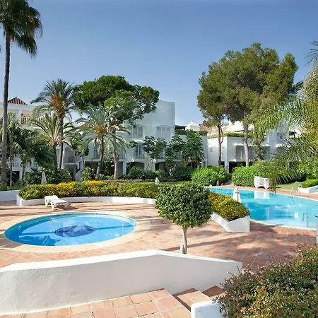 Apartment White Pearl D6